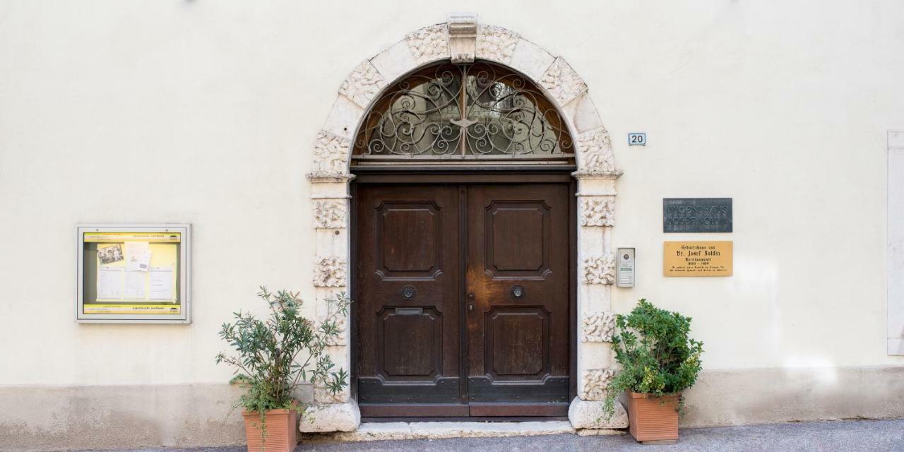 Haus Noldin - Historische Herberge - Dimora Storica Salorno Exterior foto